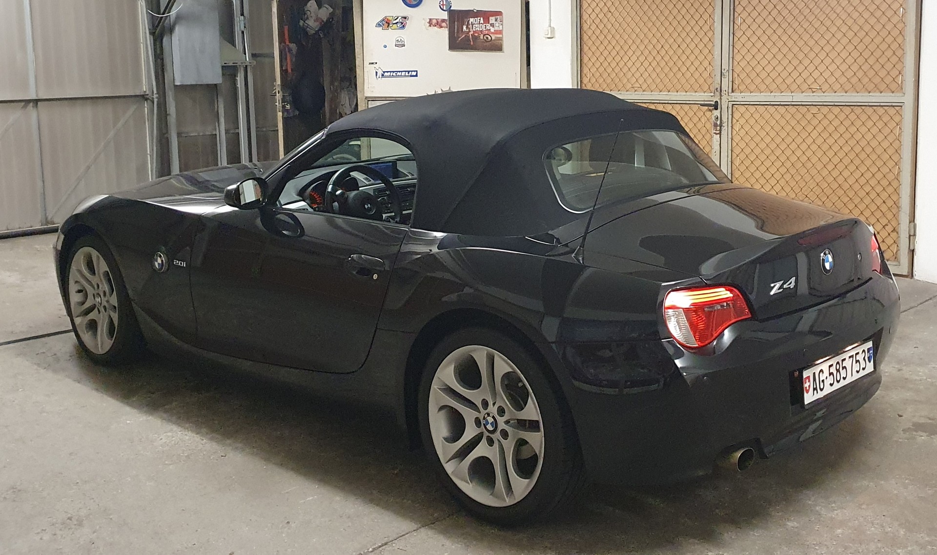 BMW Z4 2.0i Roadster-image-15