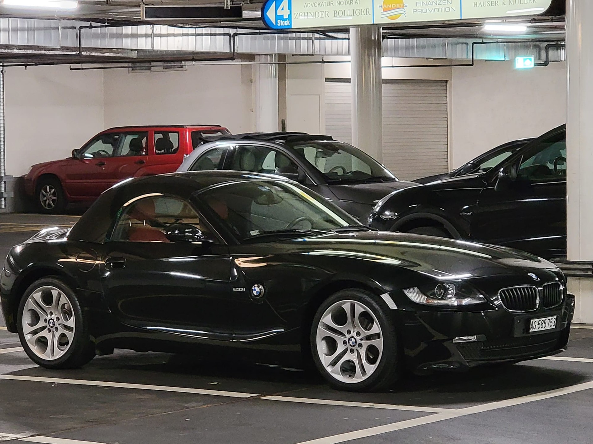 BMW Z4 2.0i Roadster-image-18