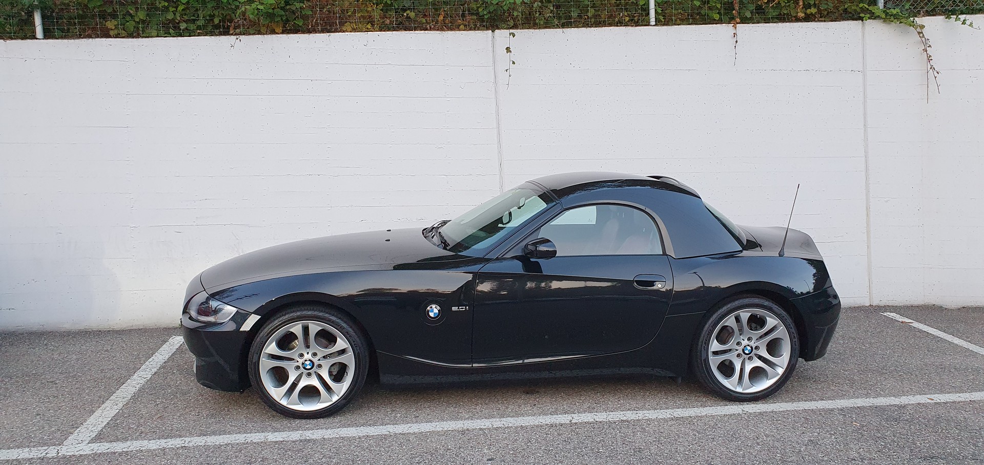 BMW Z4 2.0i Roadster-image-19