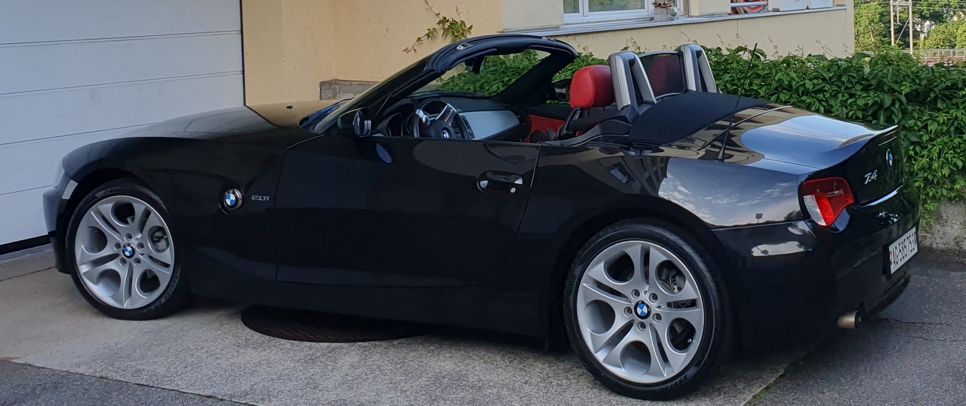 BMW Z4 2.0i Roadster-image-2