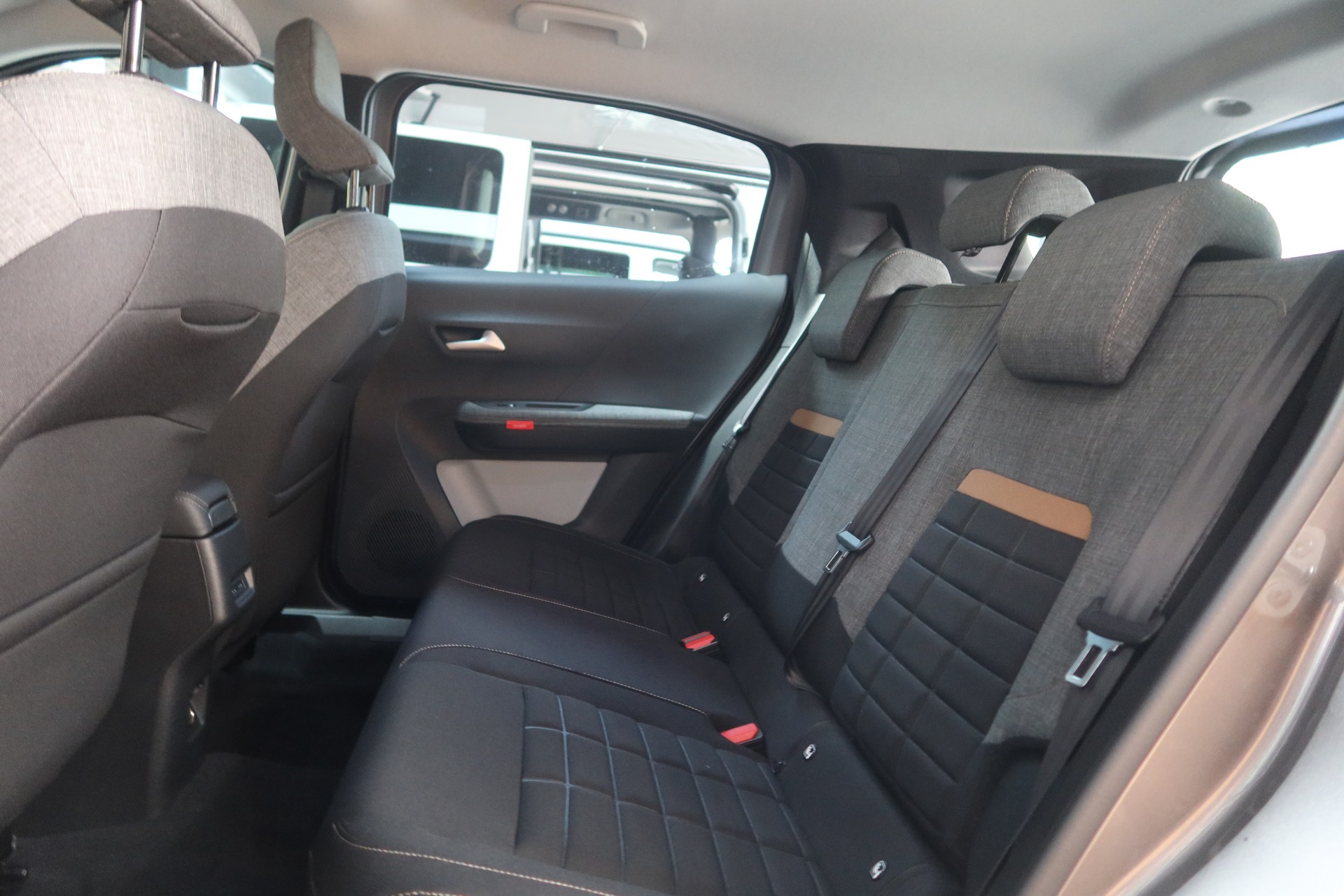 CITROEN C3 Aircross 1.2 MH You+-image-11