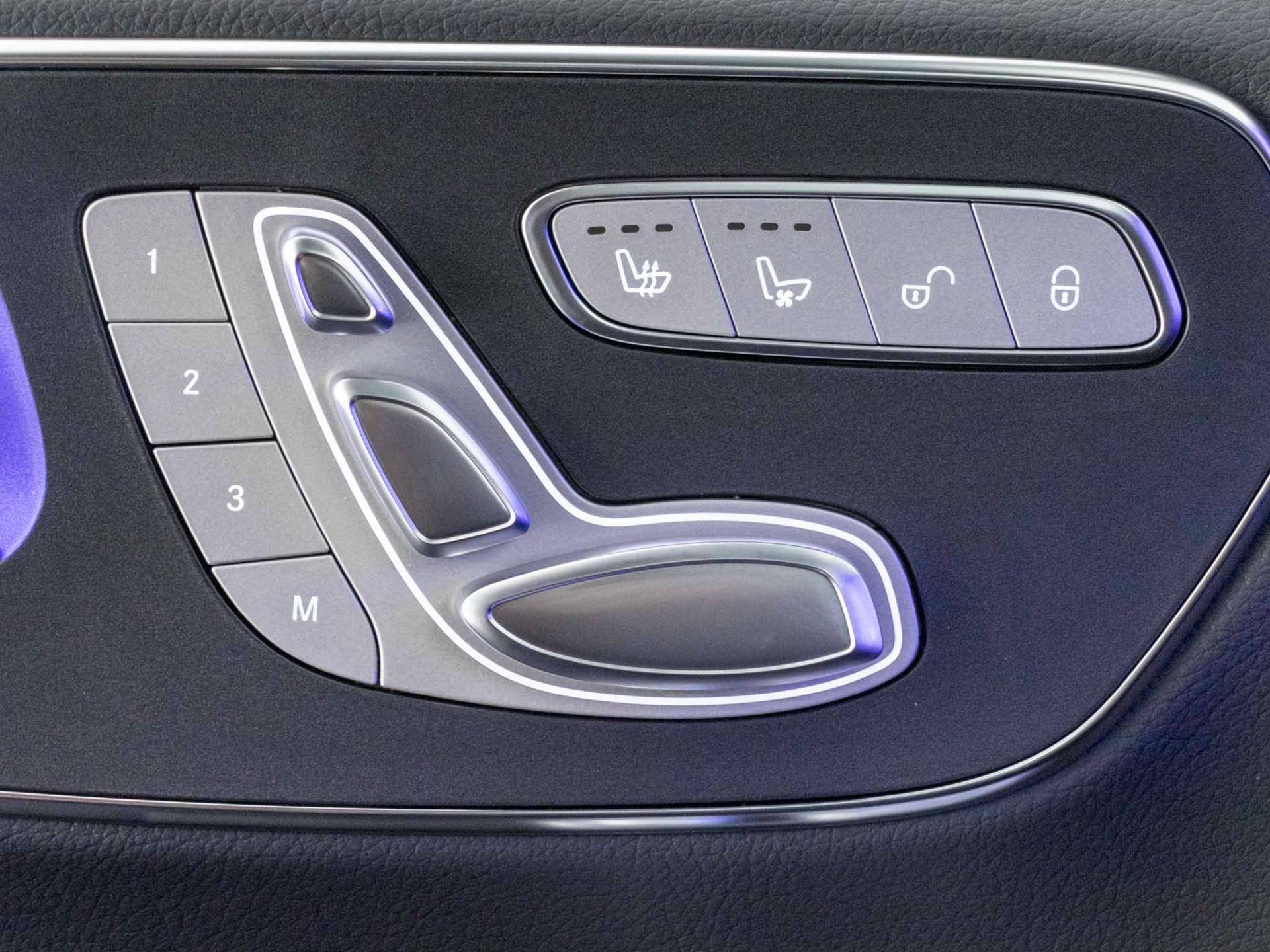 MERCEDES-BENZ V 300 d 4MATIC Exclusive lang-image-12