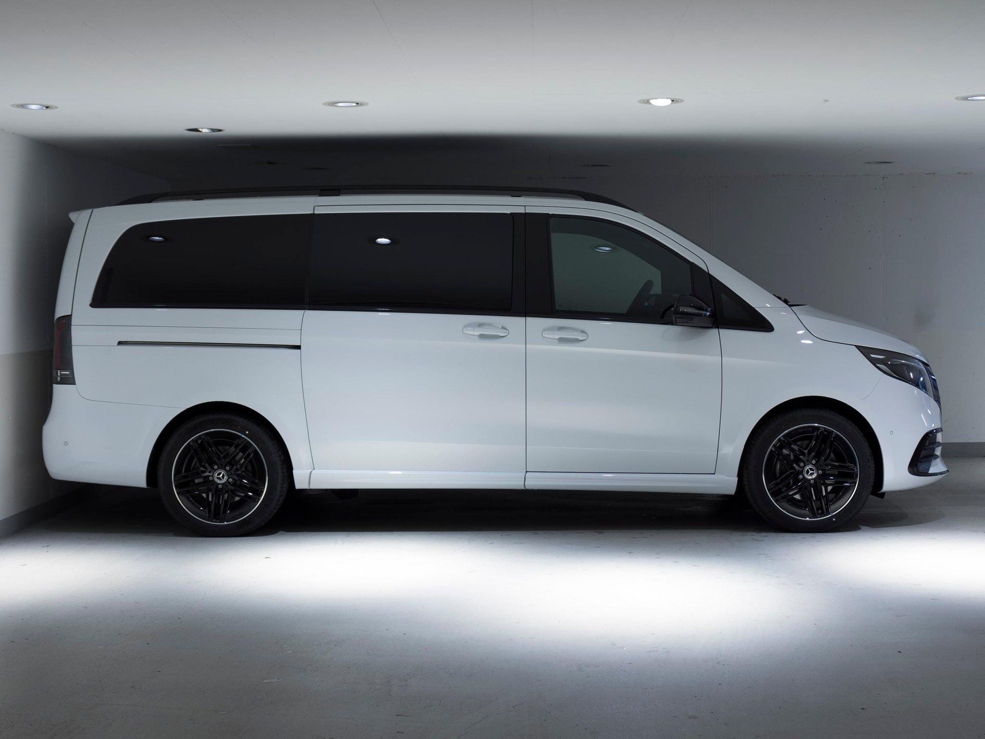 MERCEDES-BENZ V 300 d 4MATIC Exclusive lang-image-1