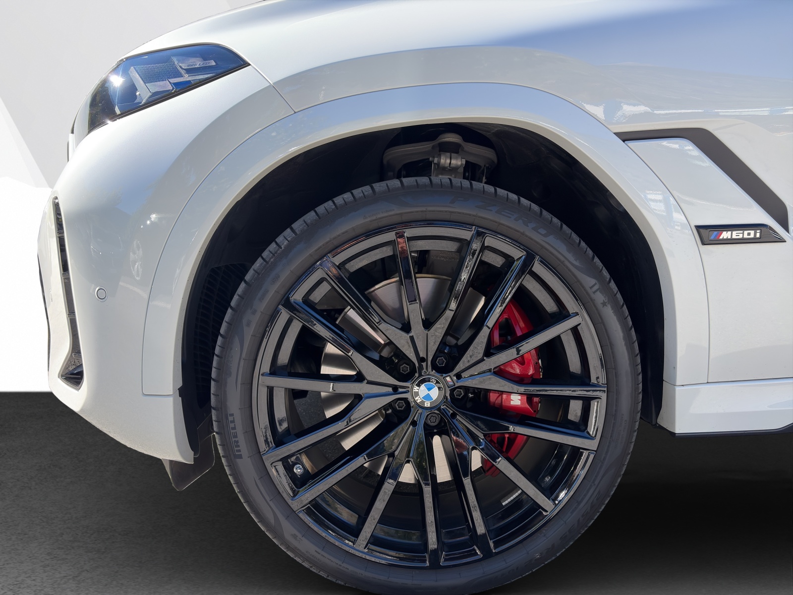 BMW X6 M60i xDrive-image-15