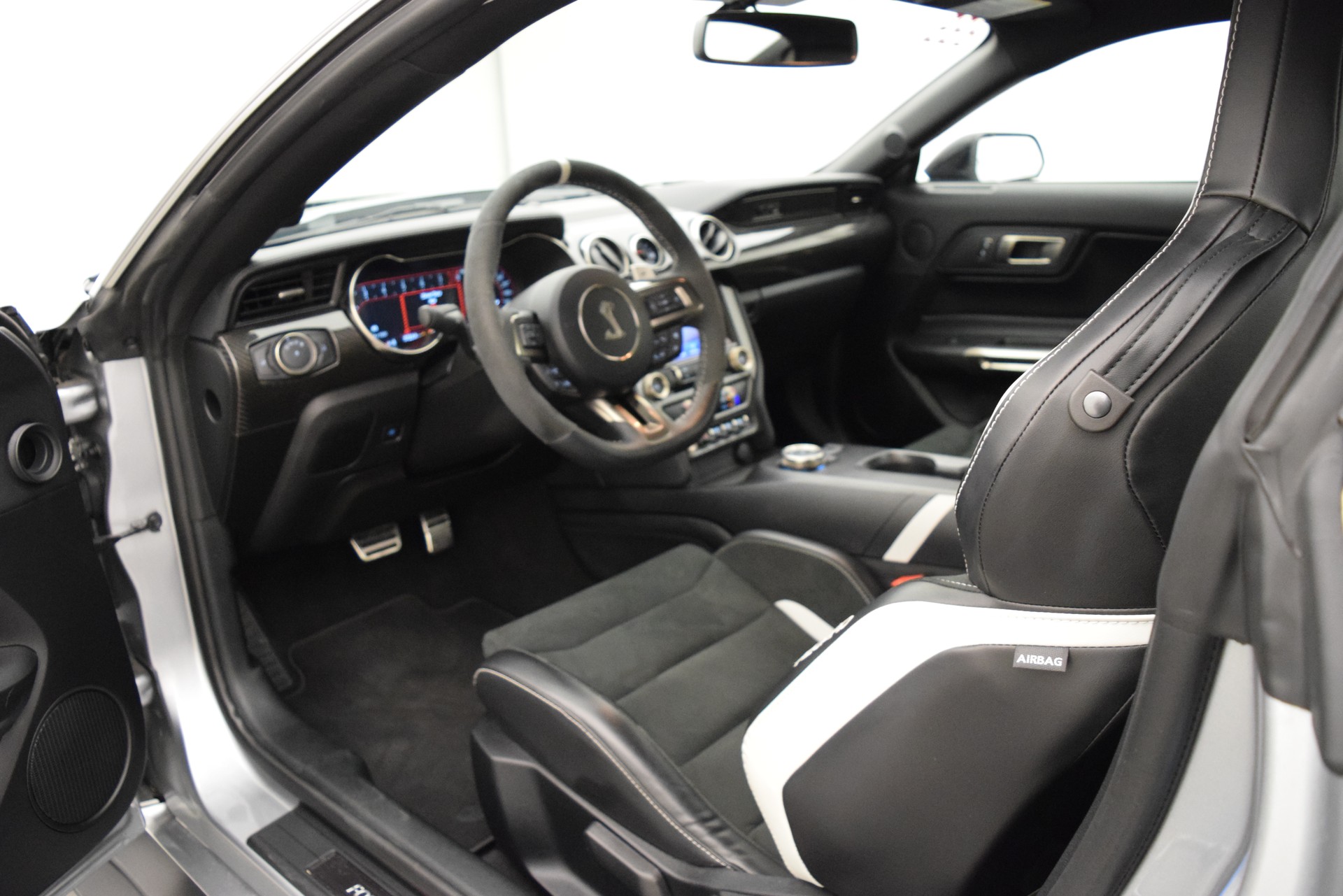 FORD Mustang GT500 Shelby-image-8