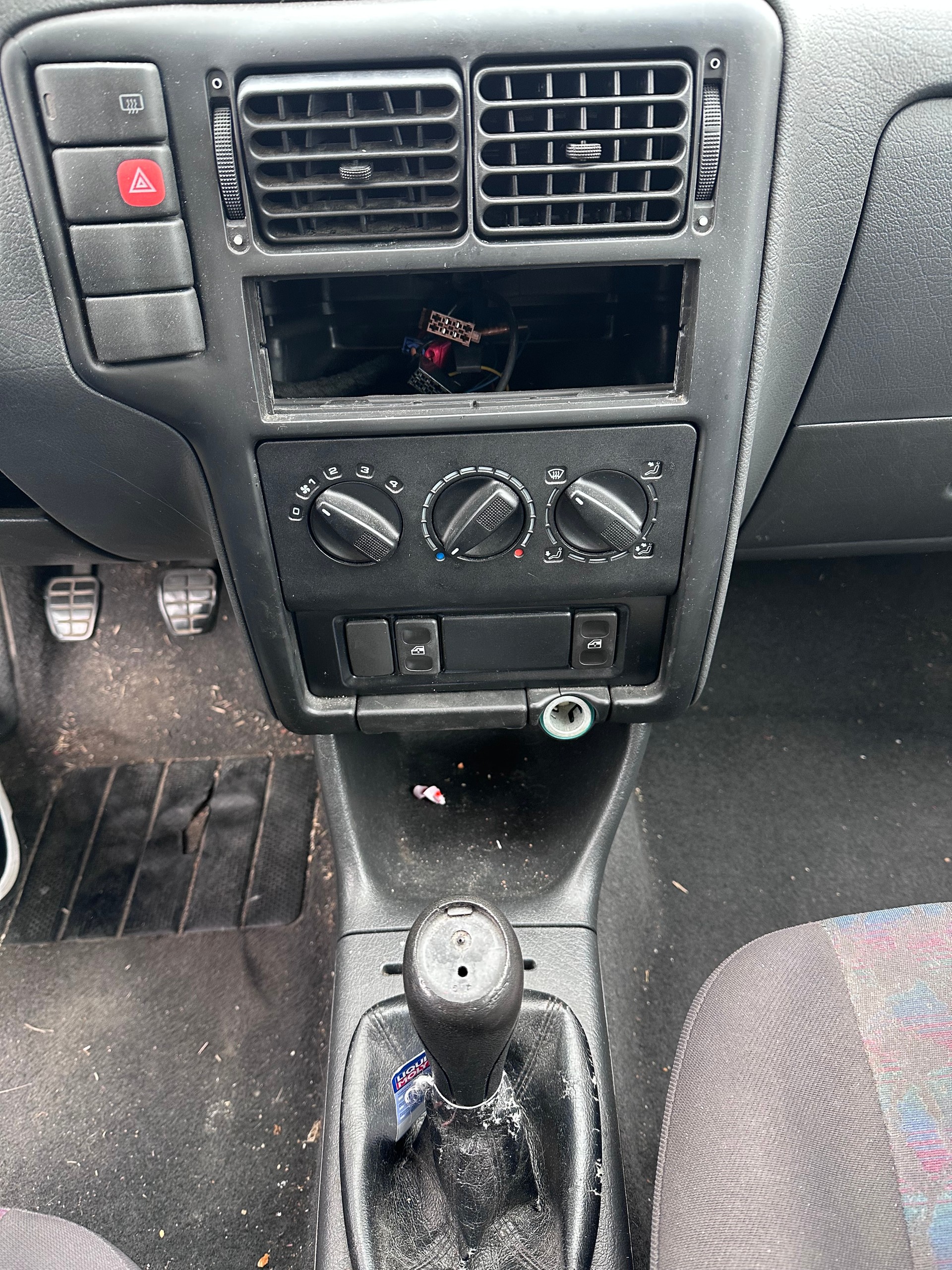 VW Polo 60 Swiss Line-image-8