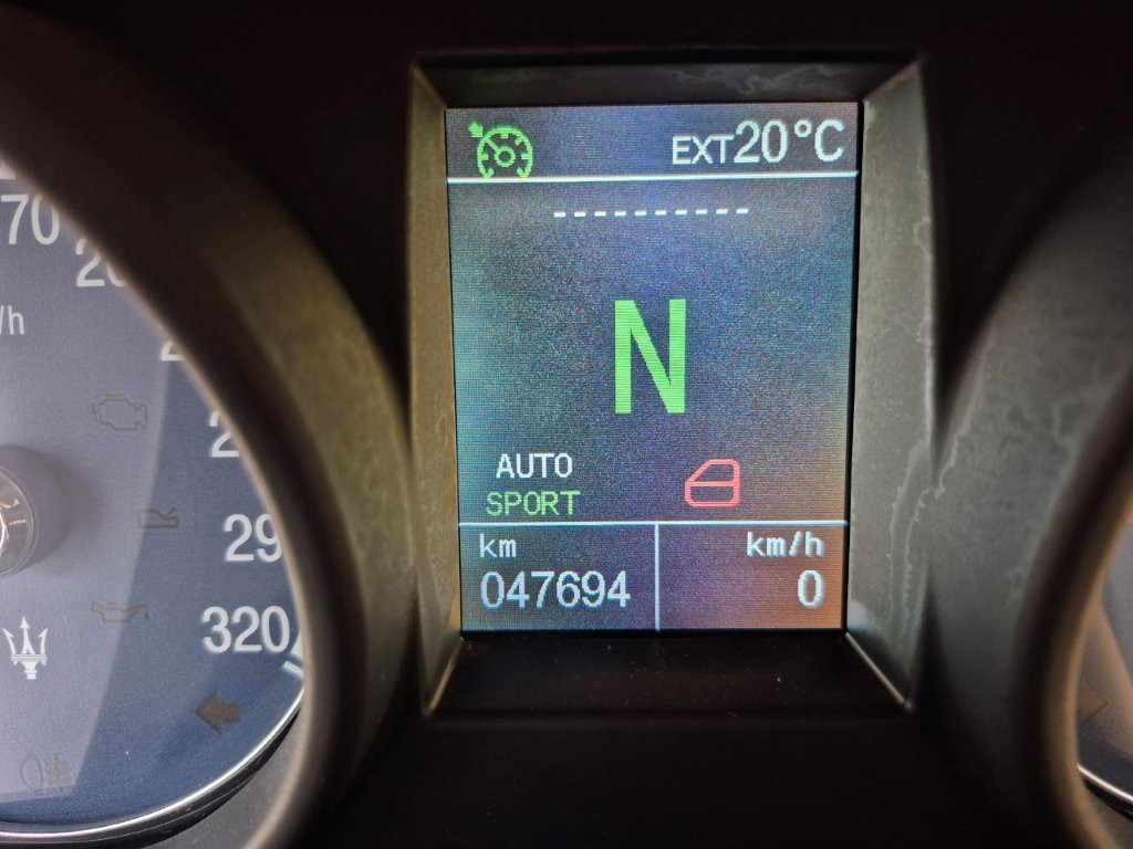 MASERATI Quattroporte 4.2 V8-image-8