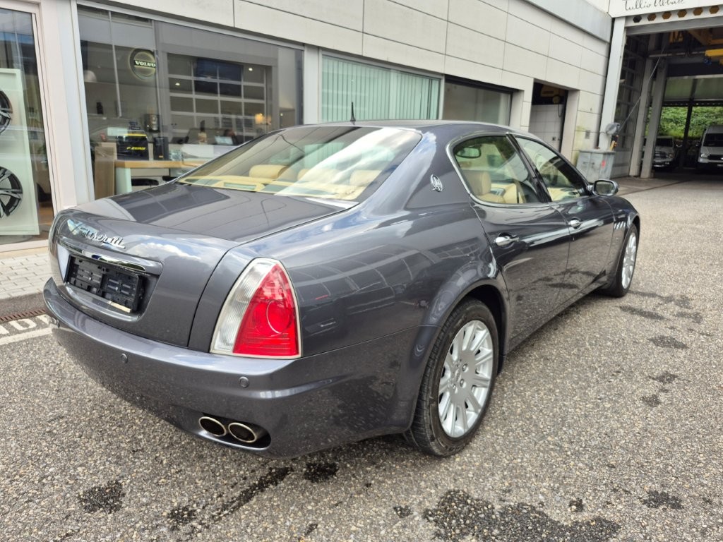 MASERATI Quattroporte 4.2 V8-image-2