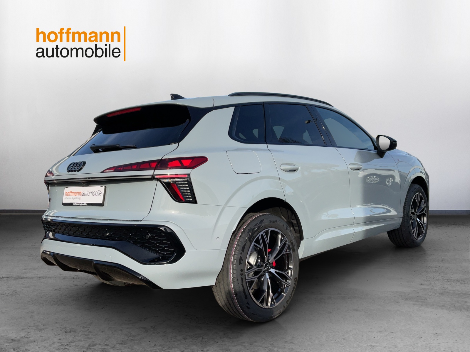 AUDI Q3 SUV 110 kW TFSI S tronic-image-3