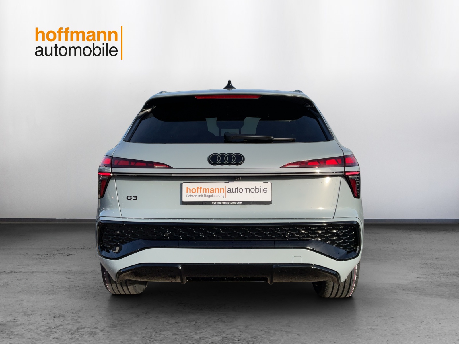 AUDI Q3 SUV 110 kW TFSI S tronic-image-4