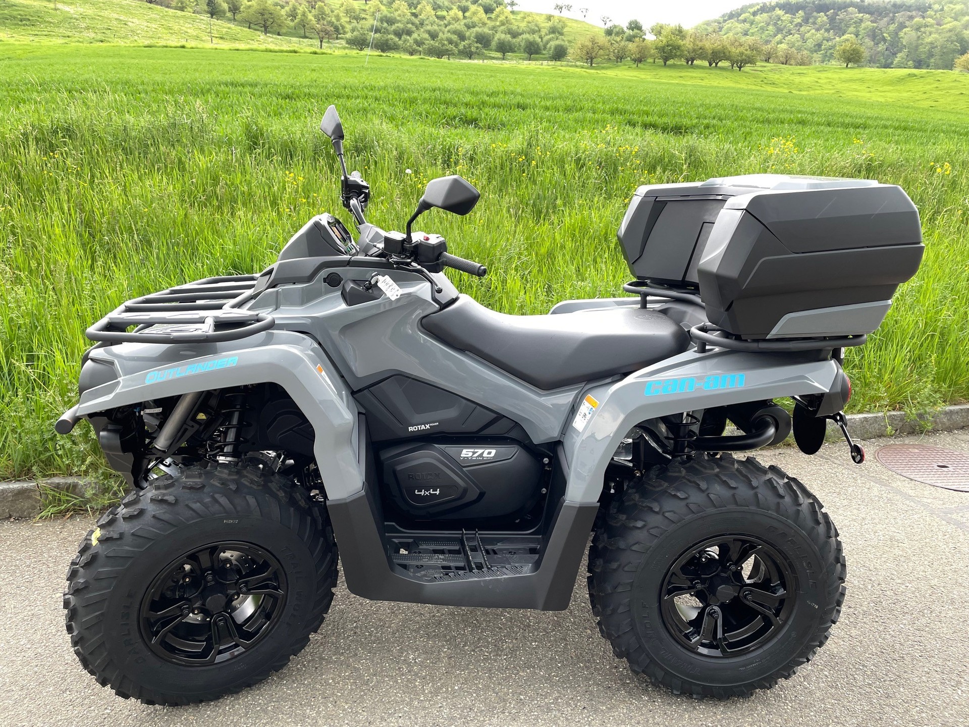CAN-AM Outlander DPS 570 4x4-image-3