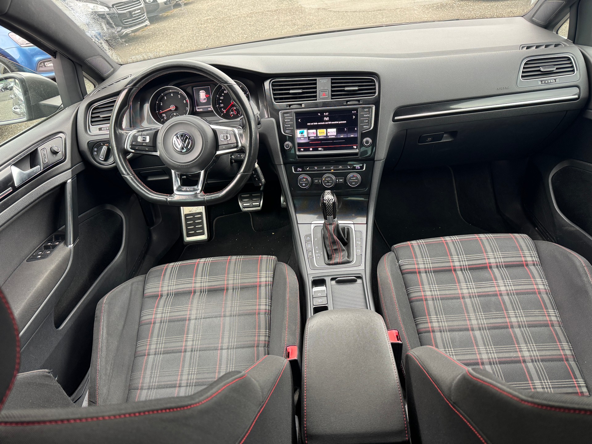 VW Golf 2.0 TSI GTI Performance DSG-image-7