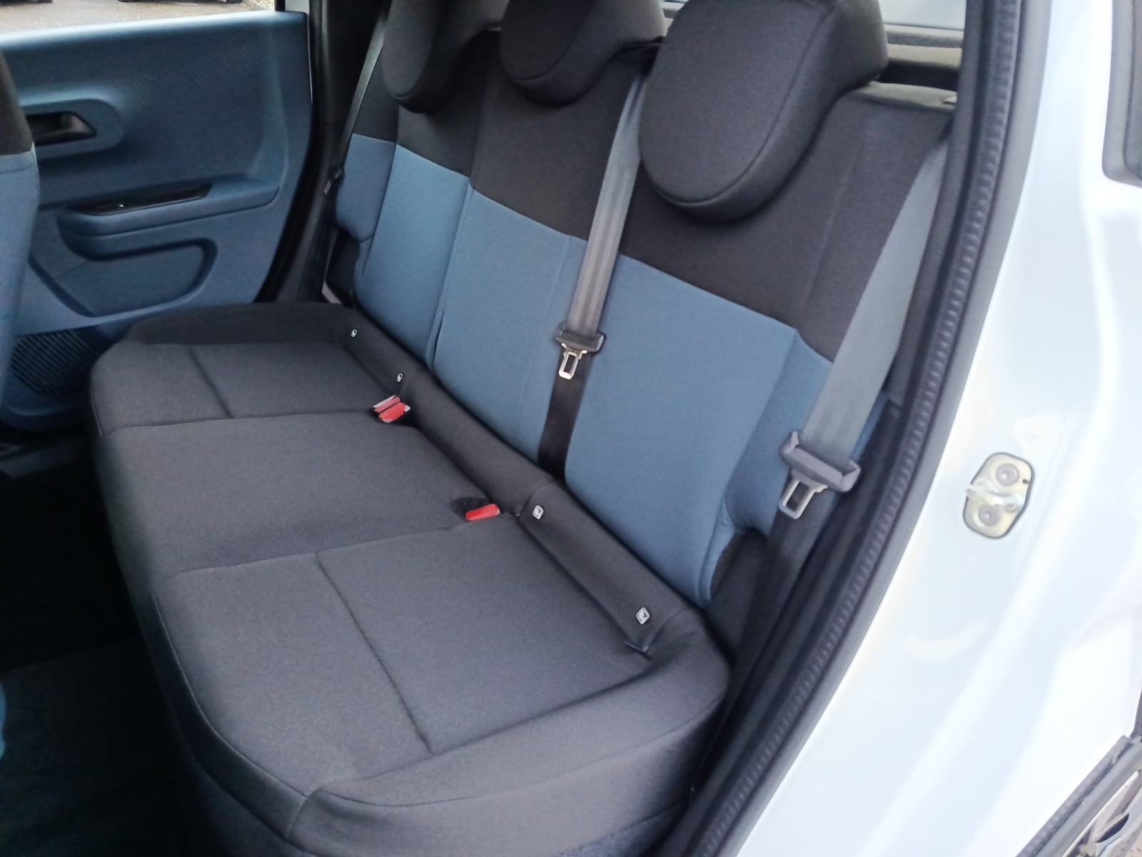 FIAT Grande Panda MHEV Icon-image-6