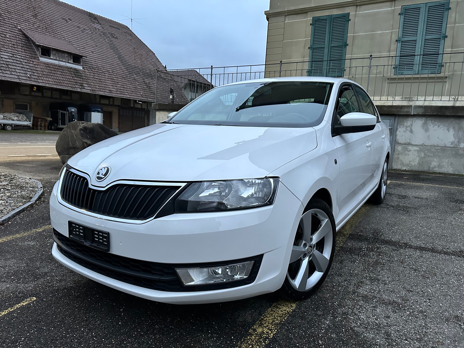 SKODA Rapid 1.4 TSI Elegance DSG-image-0
