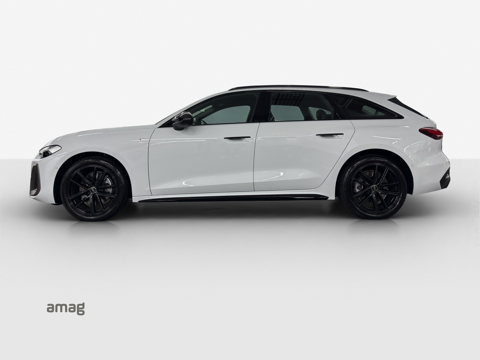 AUDI A5 Avant TDI quattro 150 kW Attraction S tronic-image-1