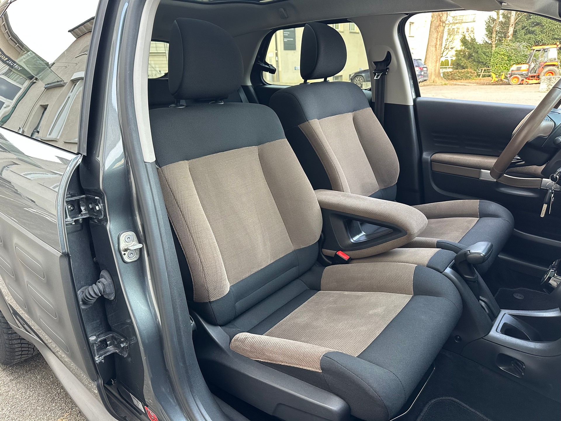 CITROEN C4 Cactus 1.2 e-VTi Shine ETG-image-13