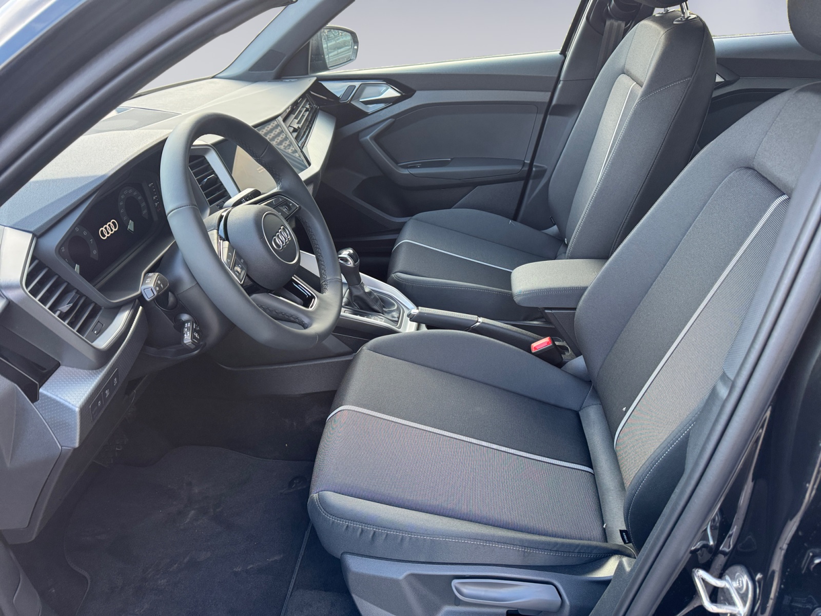AUDI A1 Sportback 30 TFSI Attraction S-tronic-image-8