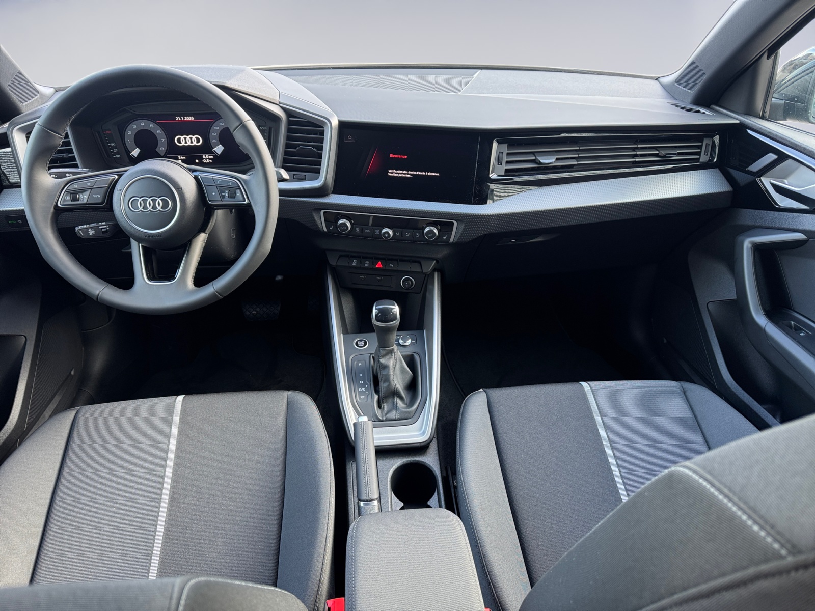 AUDI A1 Sportback 30 TFSI Attraction S-tronic-image-9