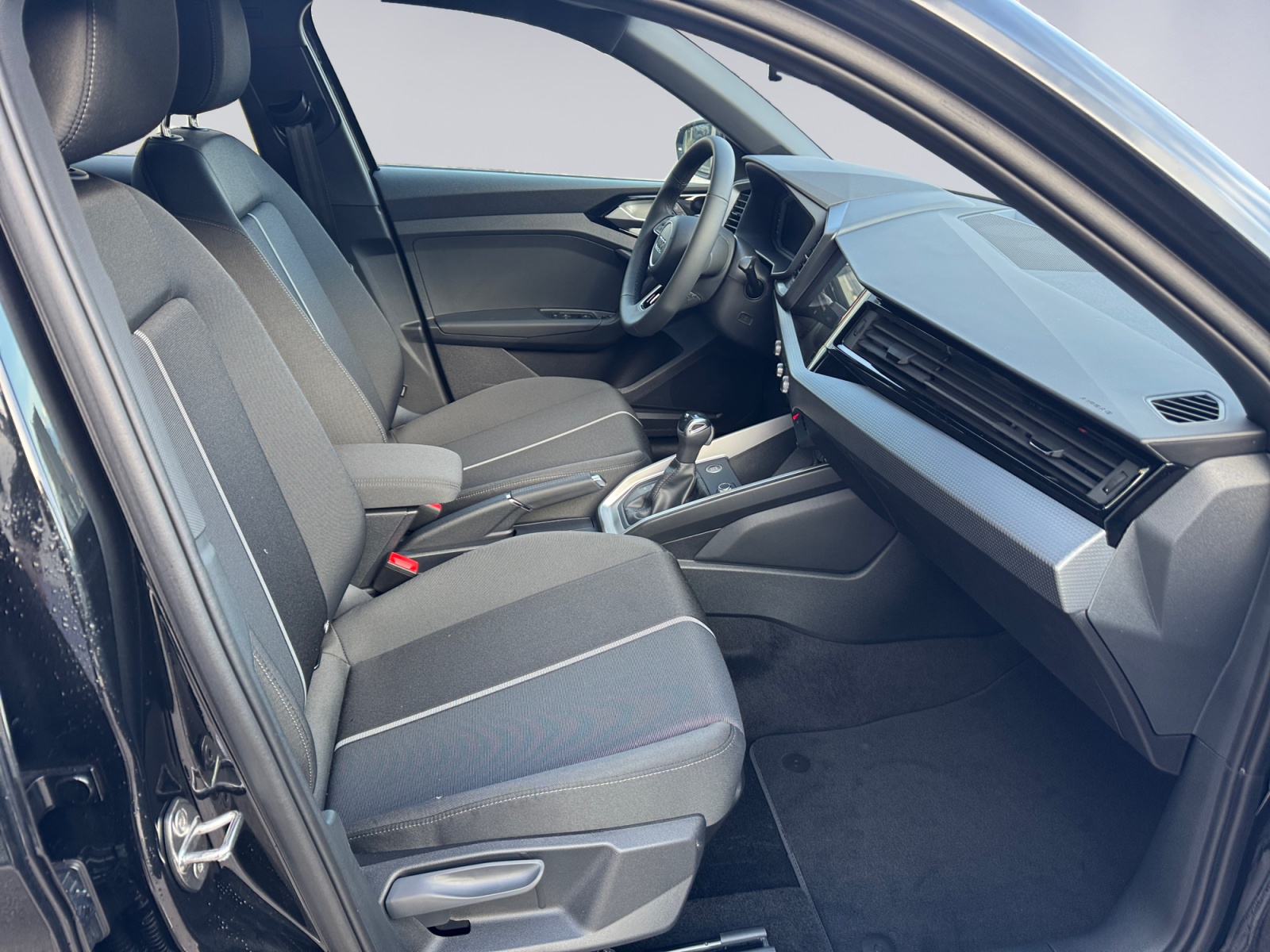 AUDI A1 Sportback 30 TFSI Attraction S-tronic-image-14