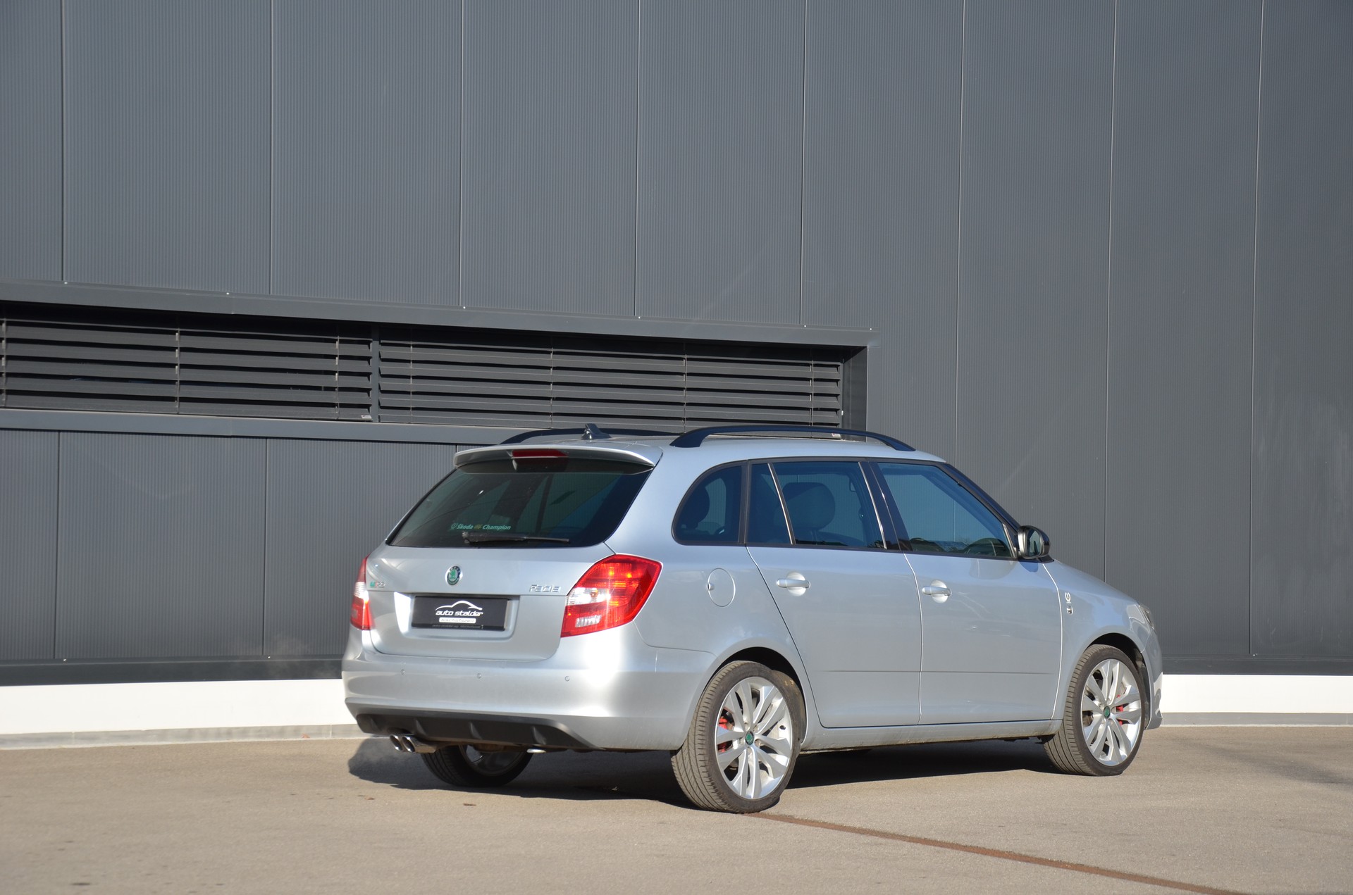 SKODA Fabia 1.4 TSI RS DSG-image-2