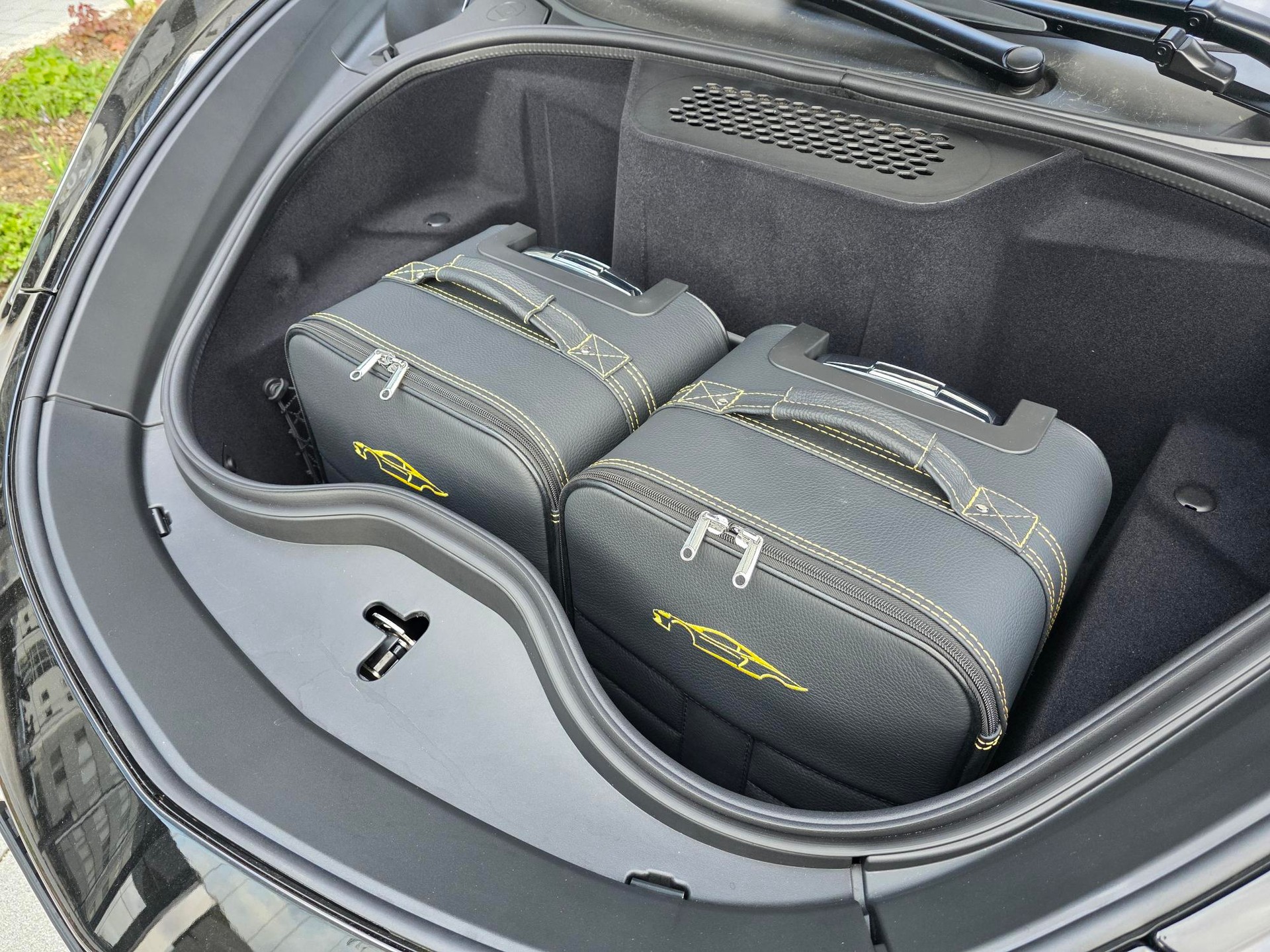 McLAREN GTS TechLux-showroom-element-2