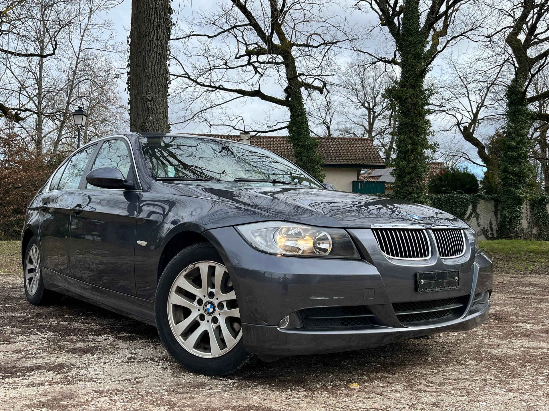 BMW 325xi 4x4-showroom-element-1