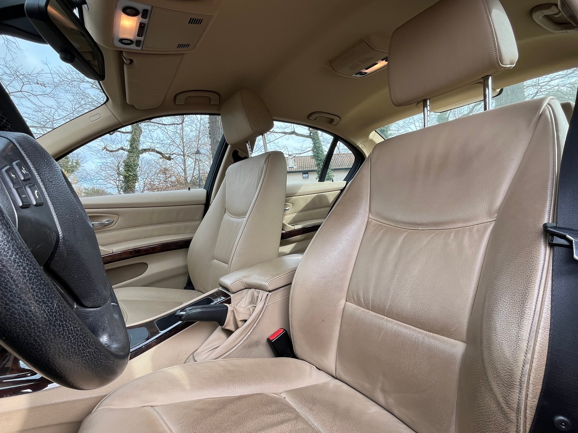 BMW 325xi 4x4-image-11