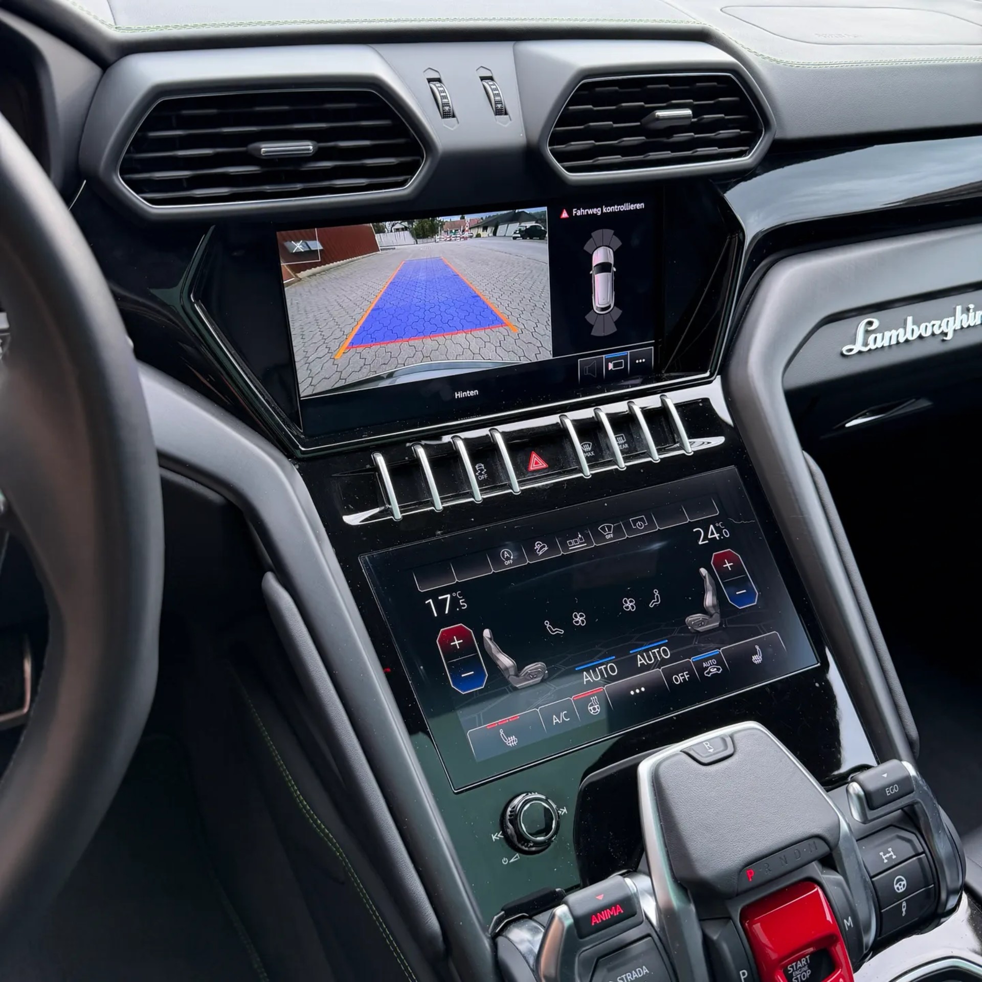 LAMBORGHINI Urus E-Gear-image-7