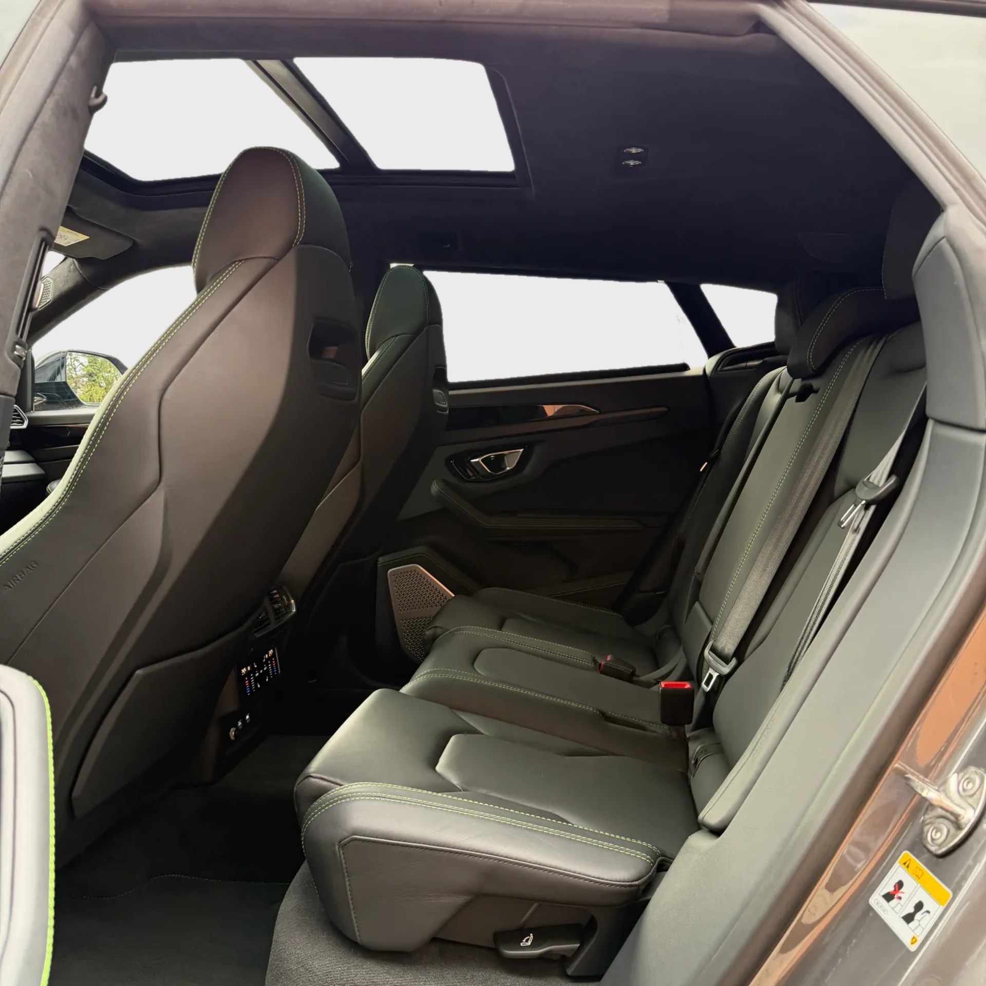 LAMBORGHINI Urus E-Gear-image-4