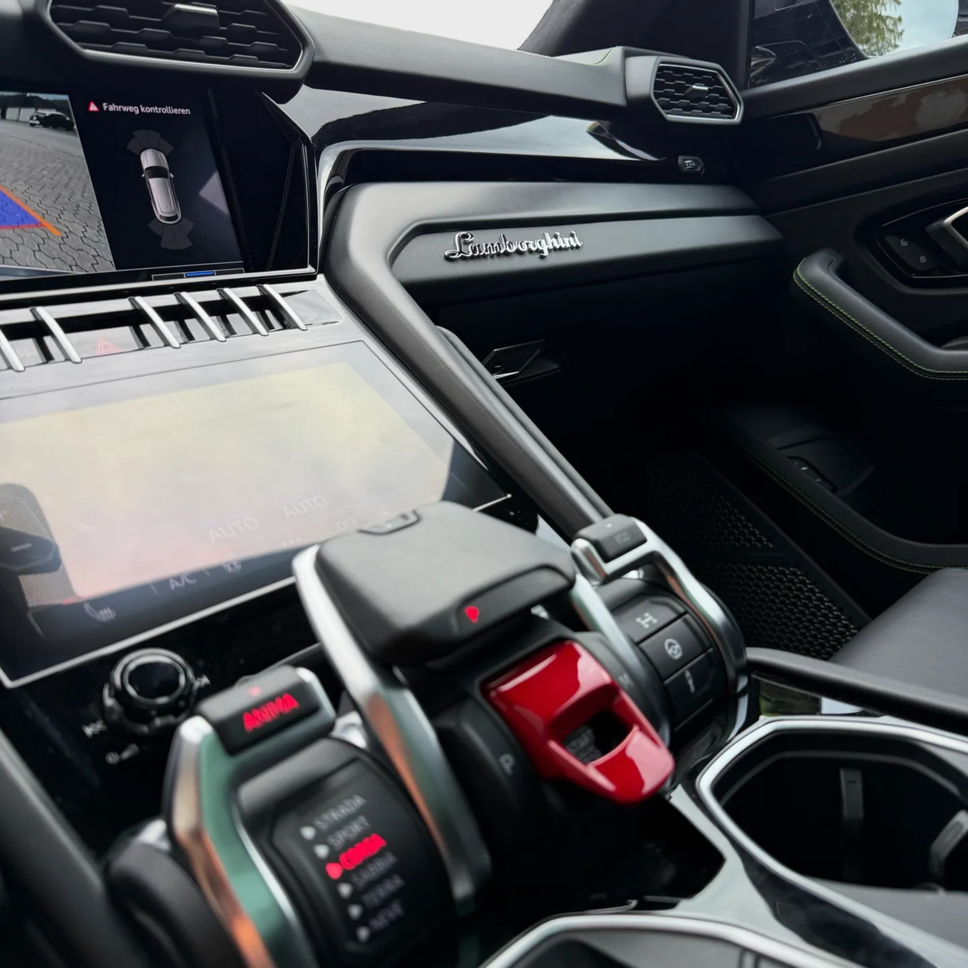 LAMBORGHINI Urus E-Gear-image-8