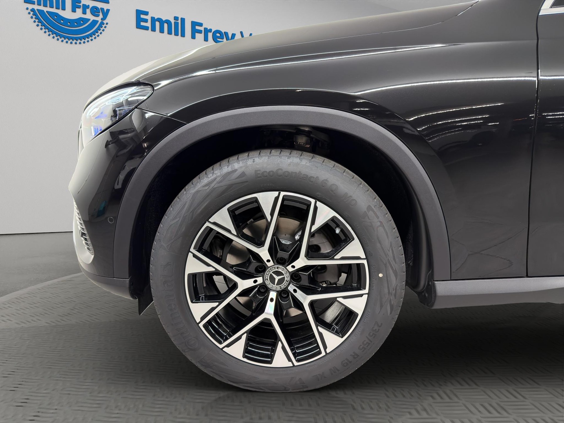 MERCEDES-BENZ GLC 220 d Avantgarde 4matic-image-3