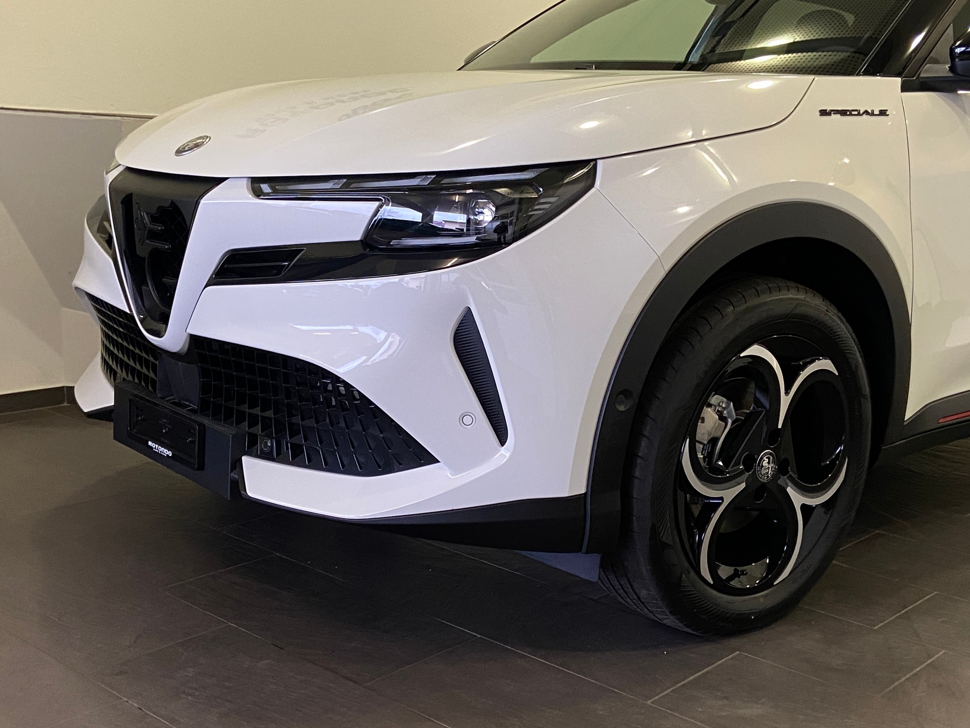 ALFA ROMEO Junior 1.2 48V Hybrid Speciale Tech-image-2