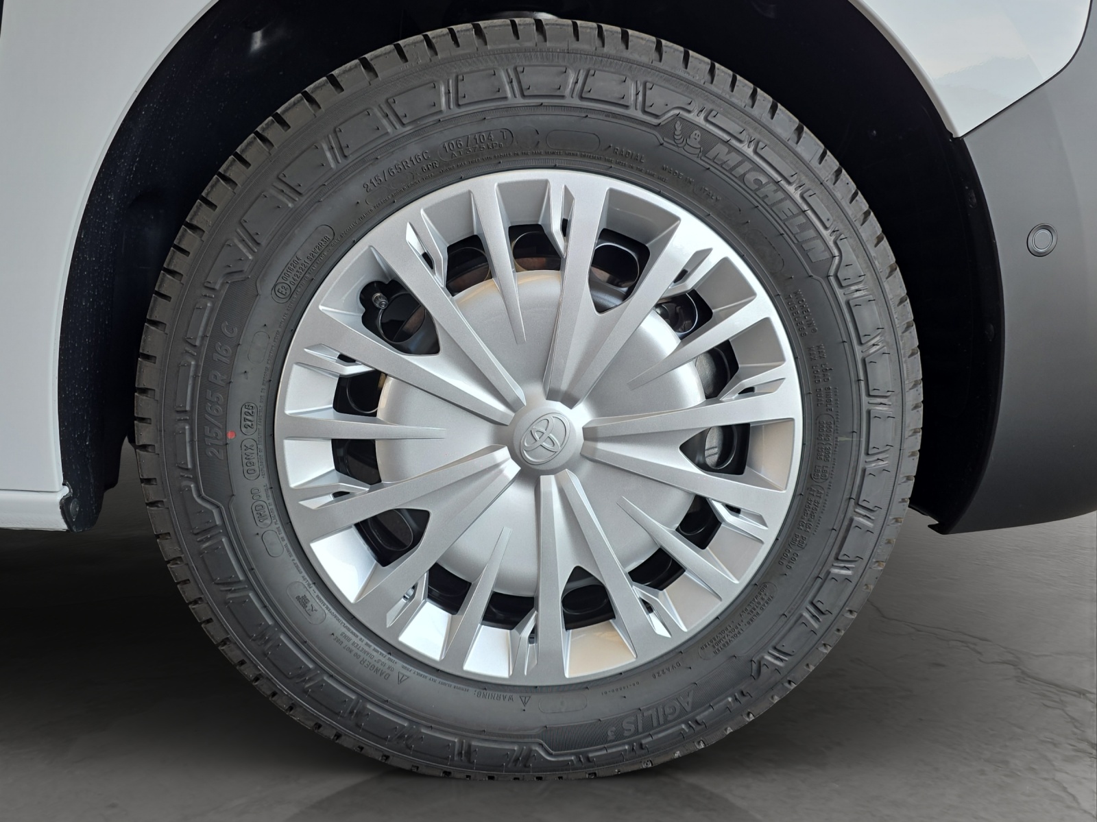 TOYOTA PROACE Van L1 2.0 D Advanced-image-14