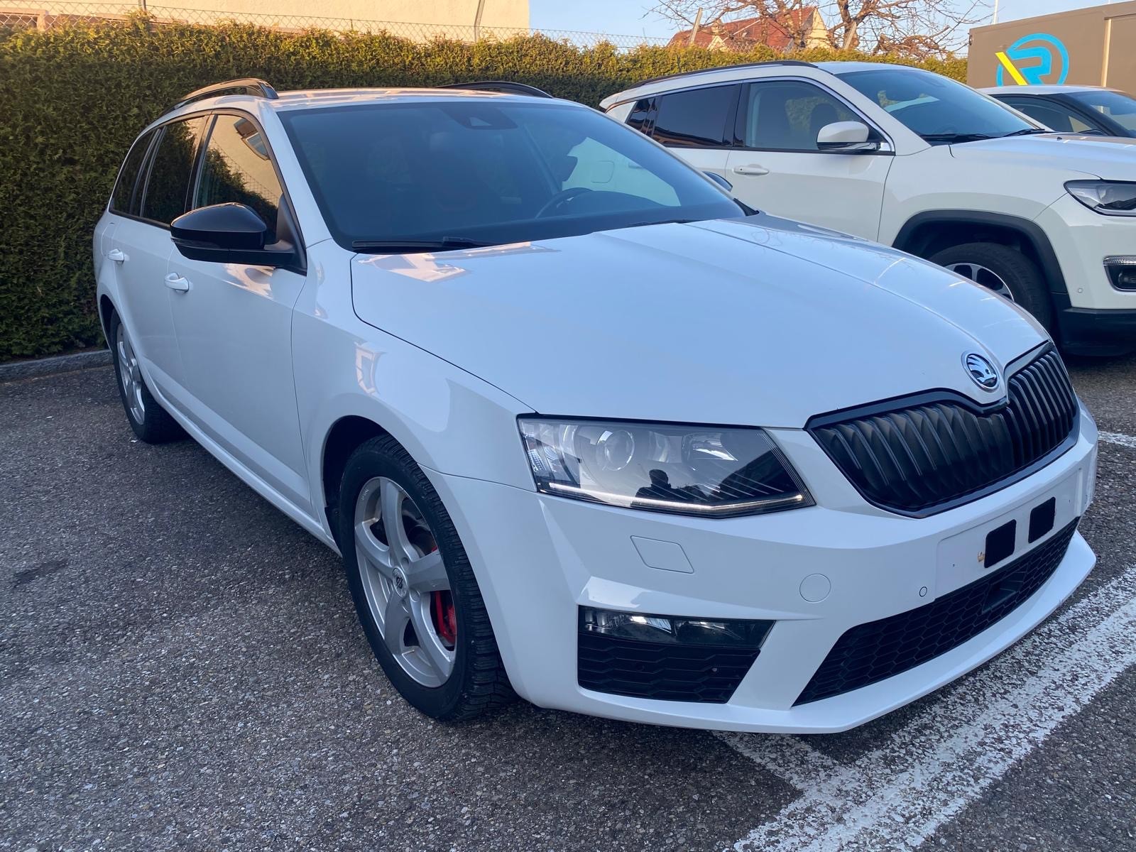 SKODA Octavia Combi 2.0 TDI RS DSG-image-1