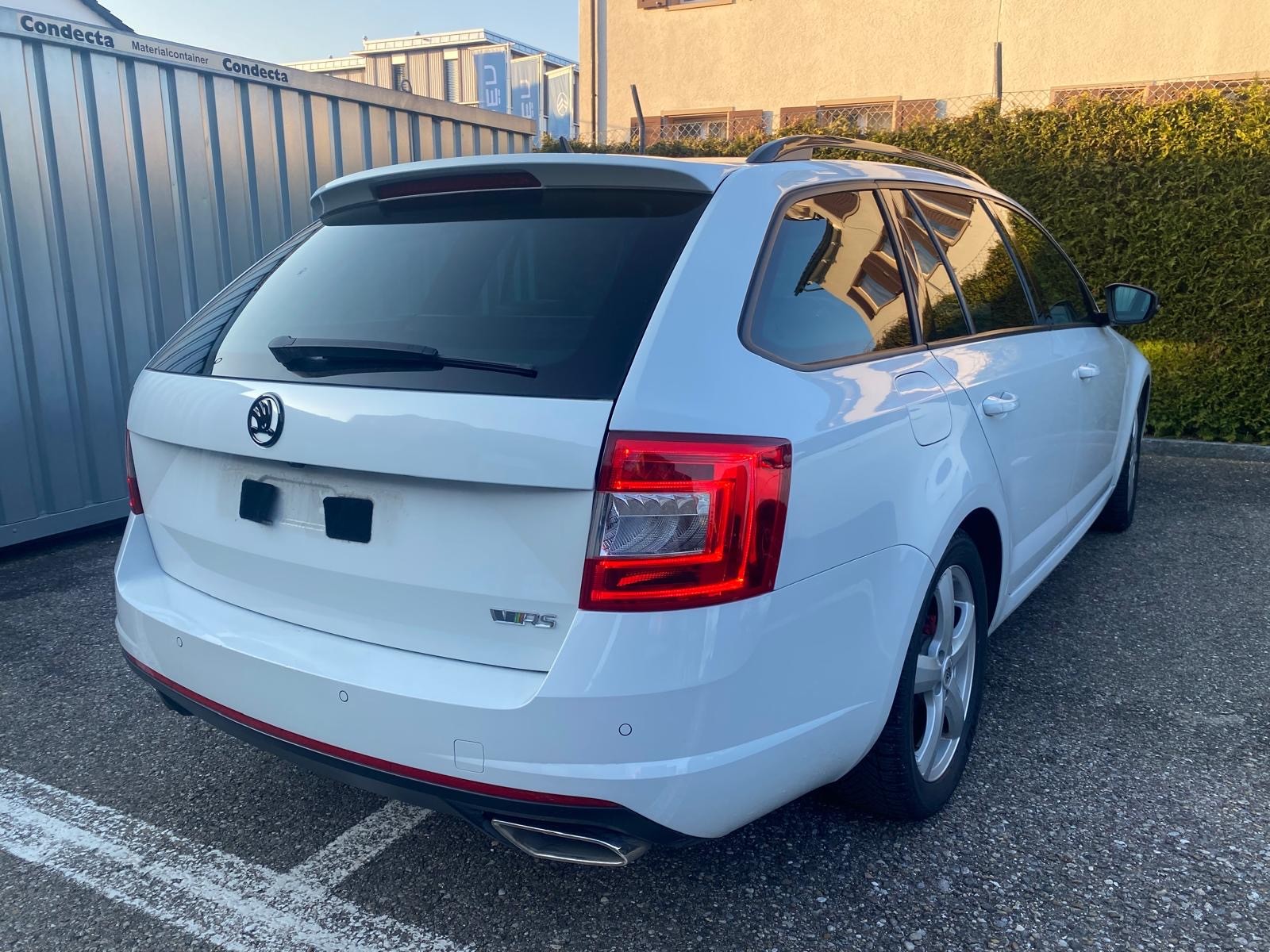 SKODA Octavia Combi 2.0 TDI RS DSG-image-3