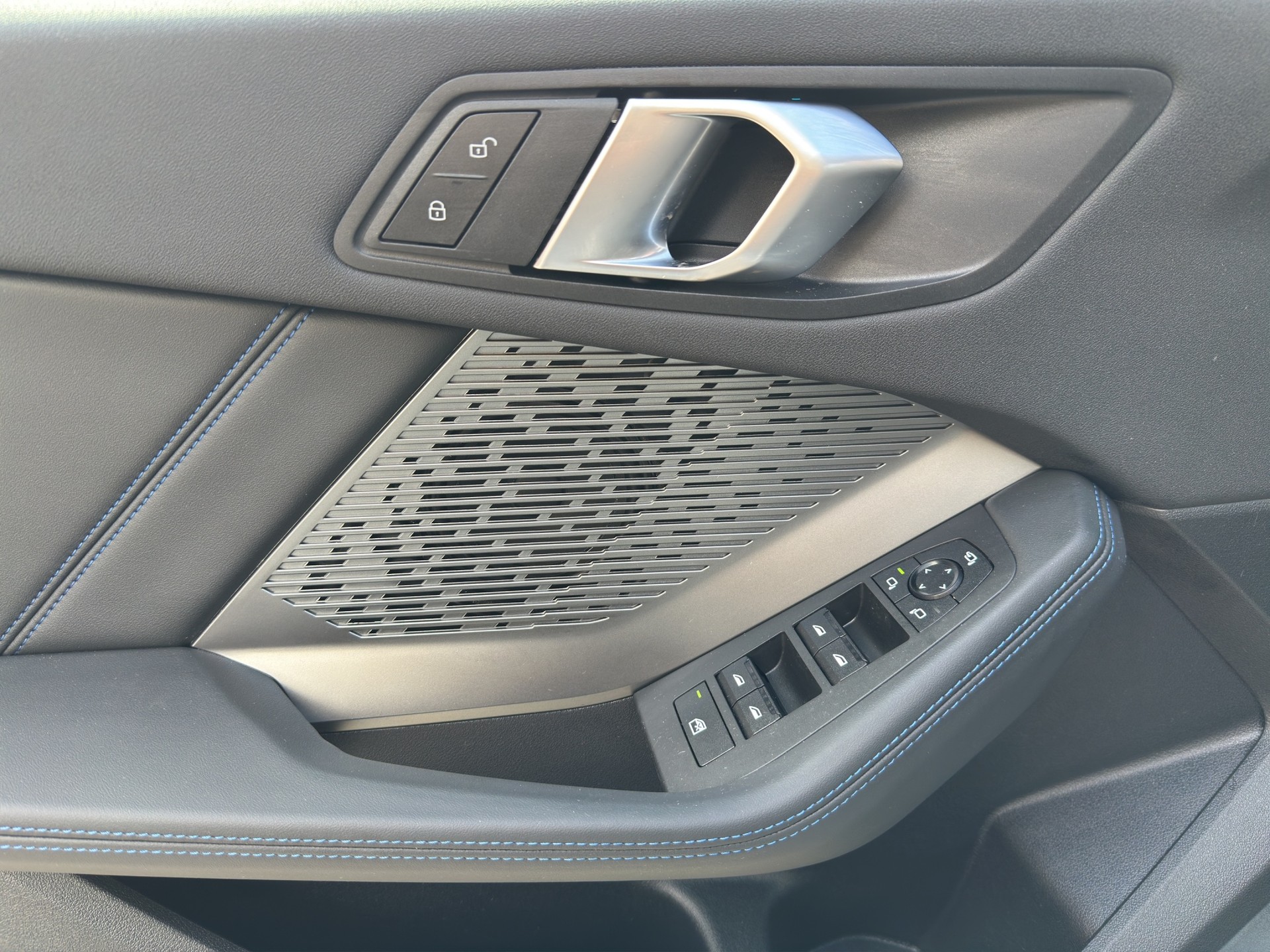 BMW 120 M Sport Steptronic-image-8