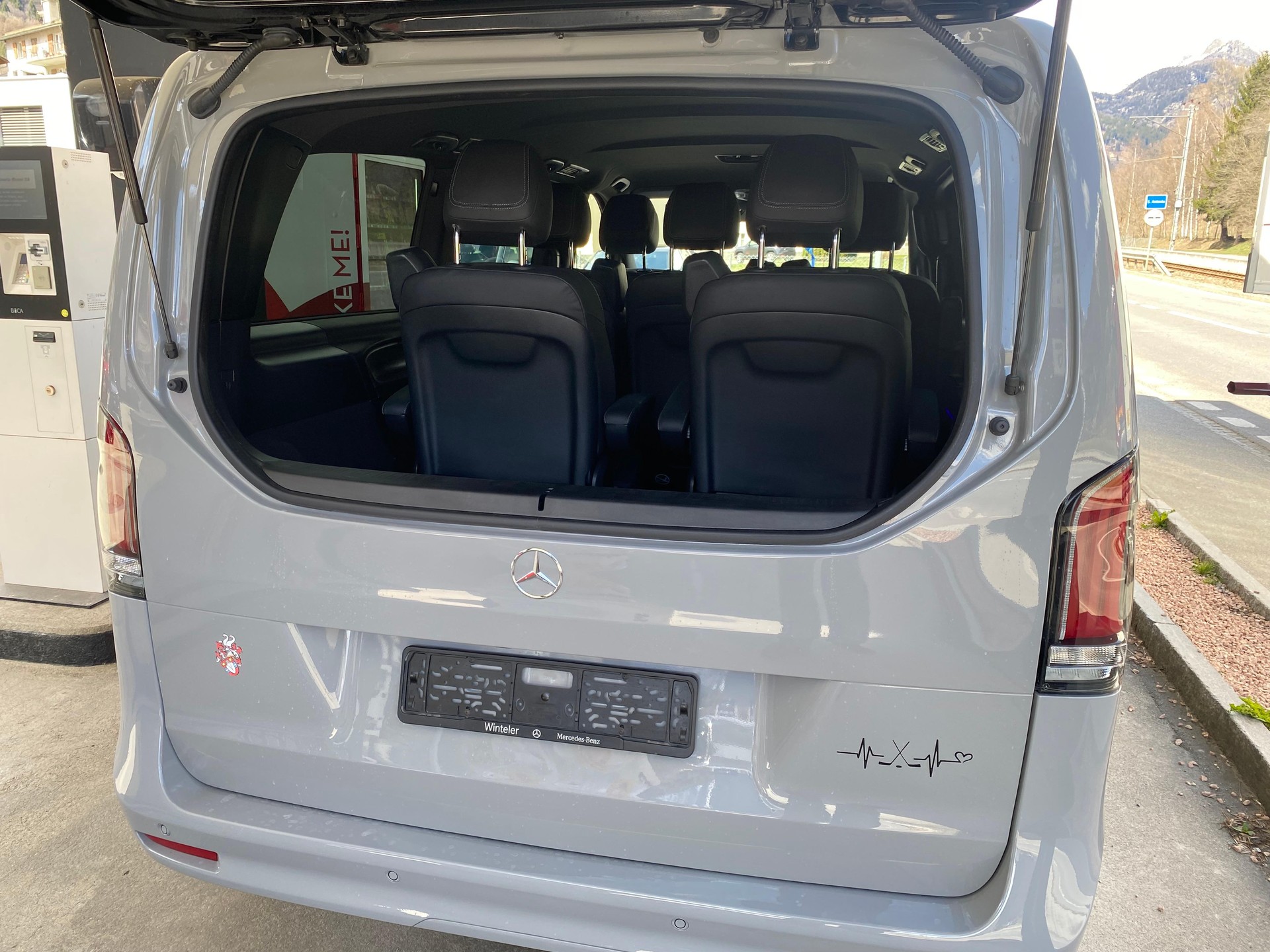 MERCEDES-BENZ V 250 d Avantgarde lang Van 4Matic-image-12