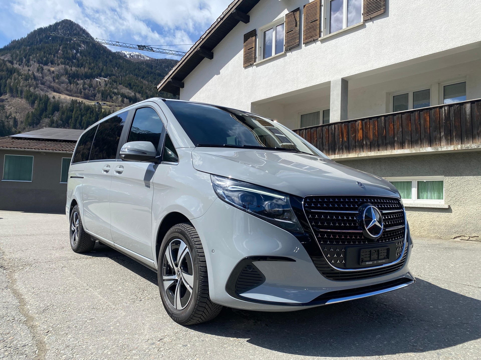 MERCEDES-BENZ V 250 d Avantgarde lang Van 4Matic-image-2