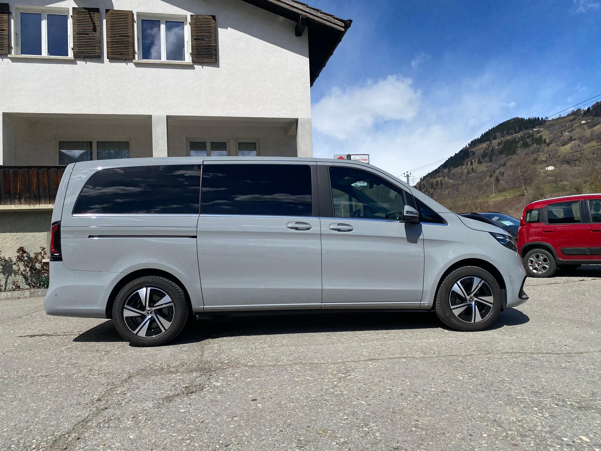 MERCEDES-BENZ V 250 d Avantgarde lang Van 4Matic-image-3