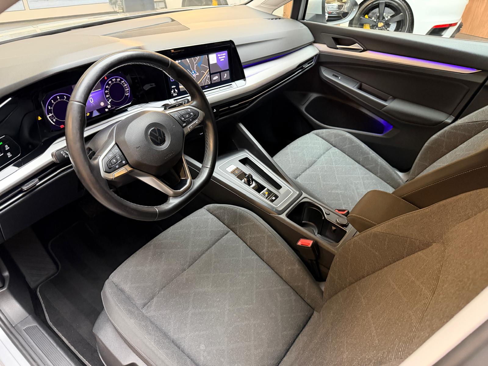 VW Golf VIII Variant 1.0 eTSI Life DSG-image-12