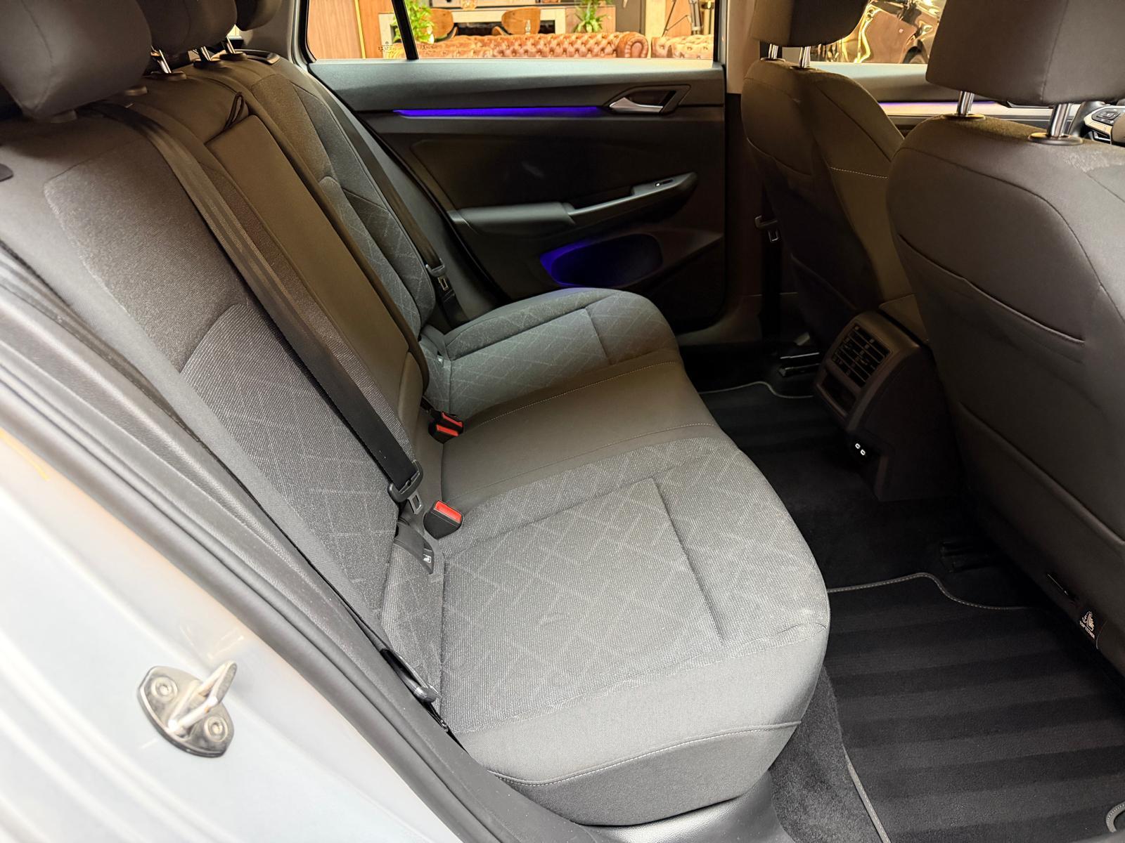 VW Golf VIII Variant 1.0 eTSI Life DSG-image-15