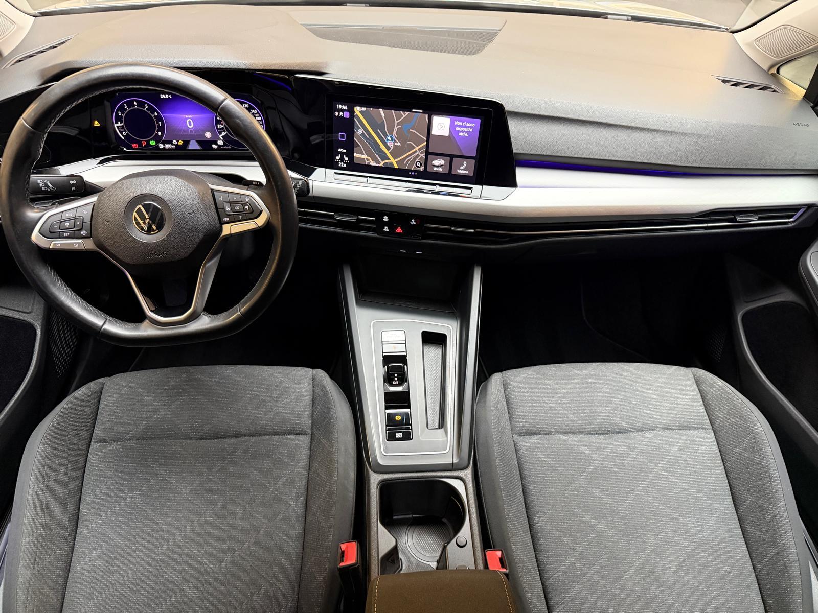 VW Golf VIII Variant 1.0 eTSI Life DSG-image-11