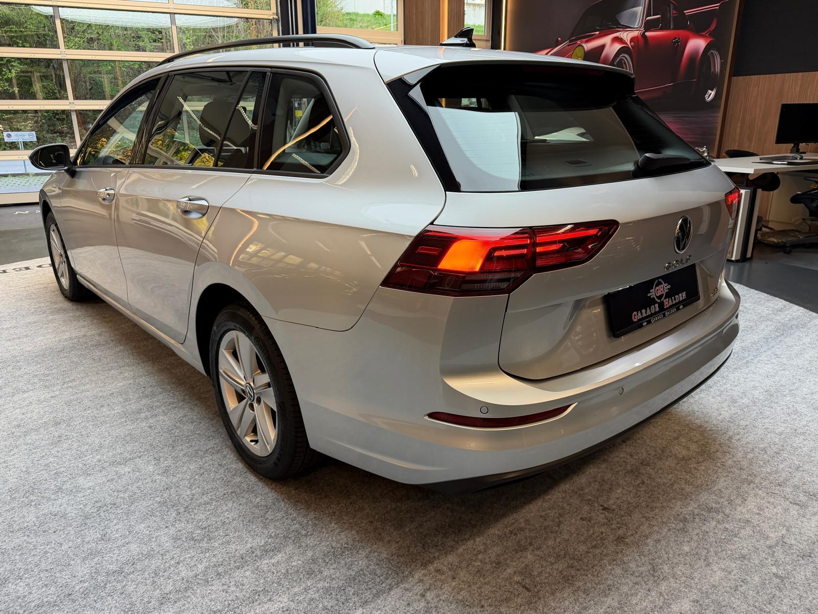 VW Golf VIII Variant 1.0 eTSI Life DSG-image-4