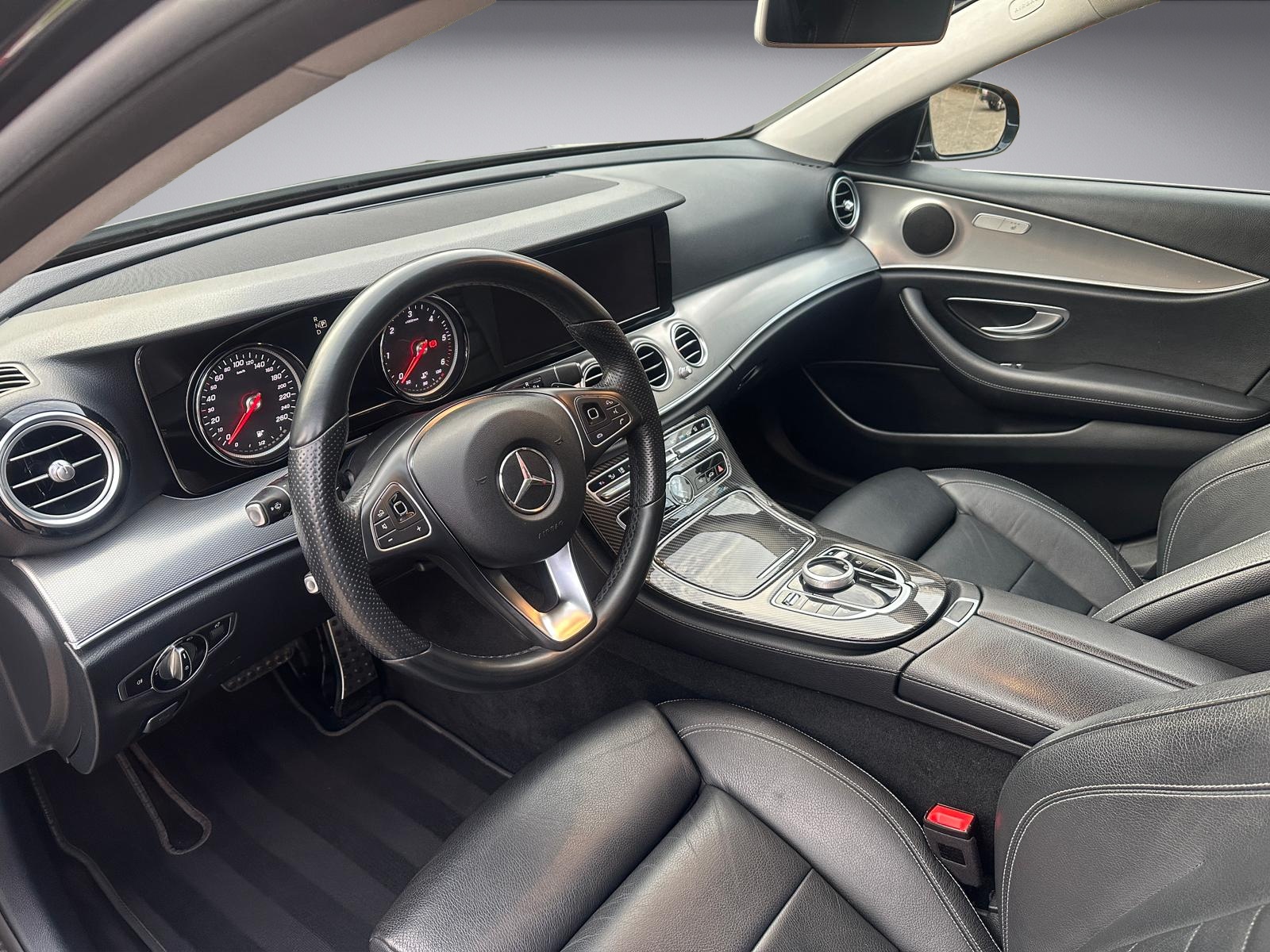 MERCEDES-BENZ E 220 d Avantgarde 9G-Tronic-image-8