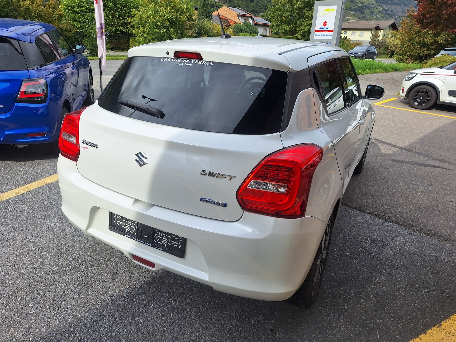 SUZUKI Swift 1.0 12V SHVS Compact Top Hybrid-image-2