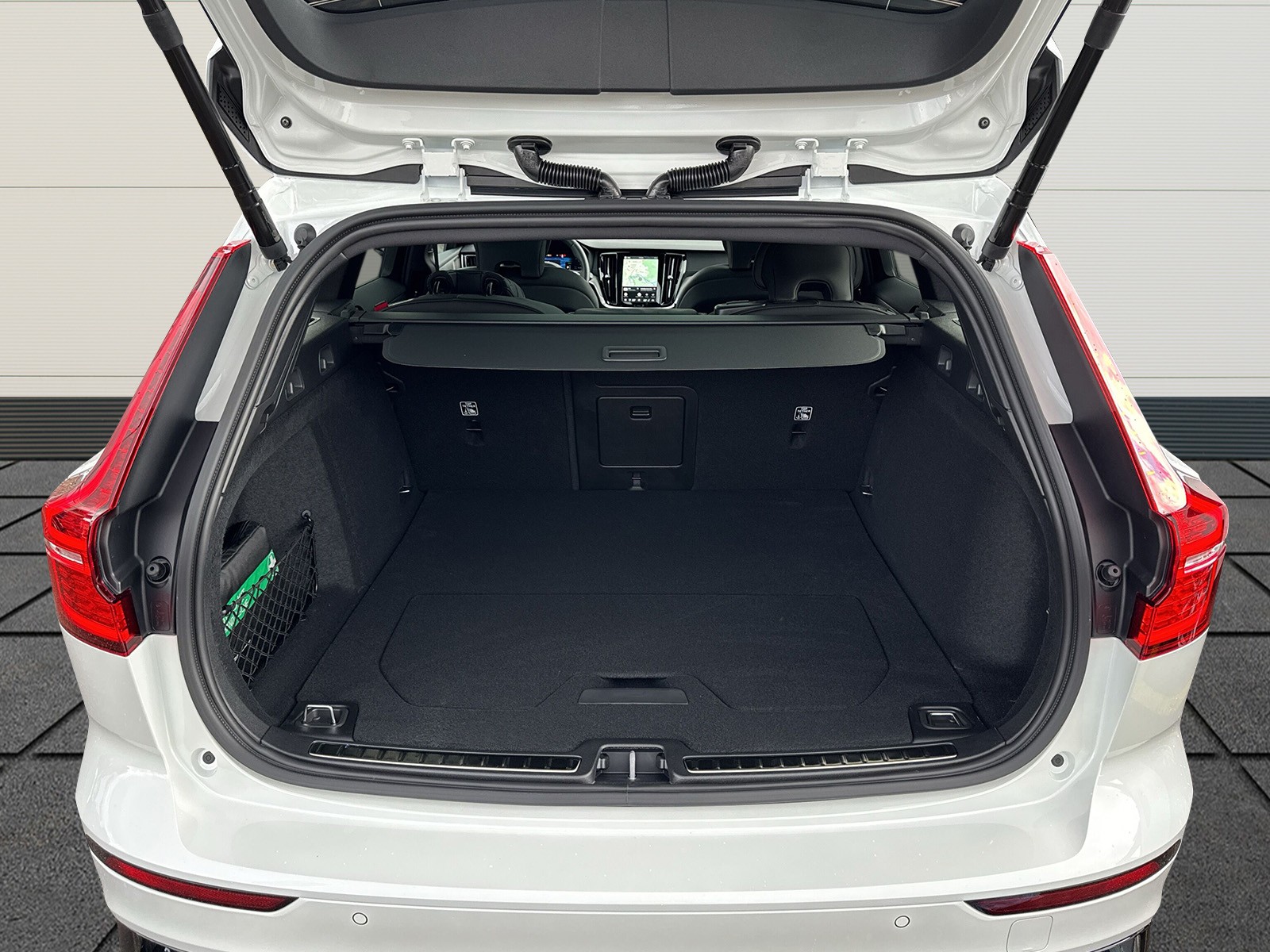 VOLVO V60 2.0 T6 TE Ultra Dark eAWD-image-10