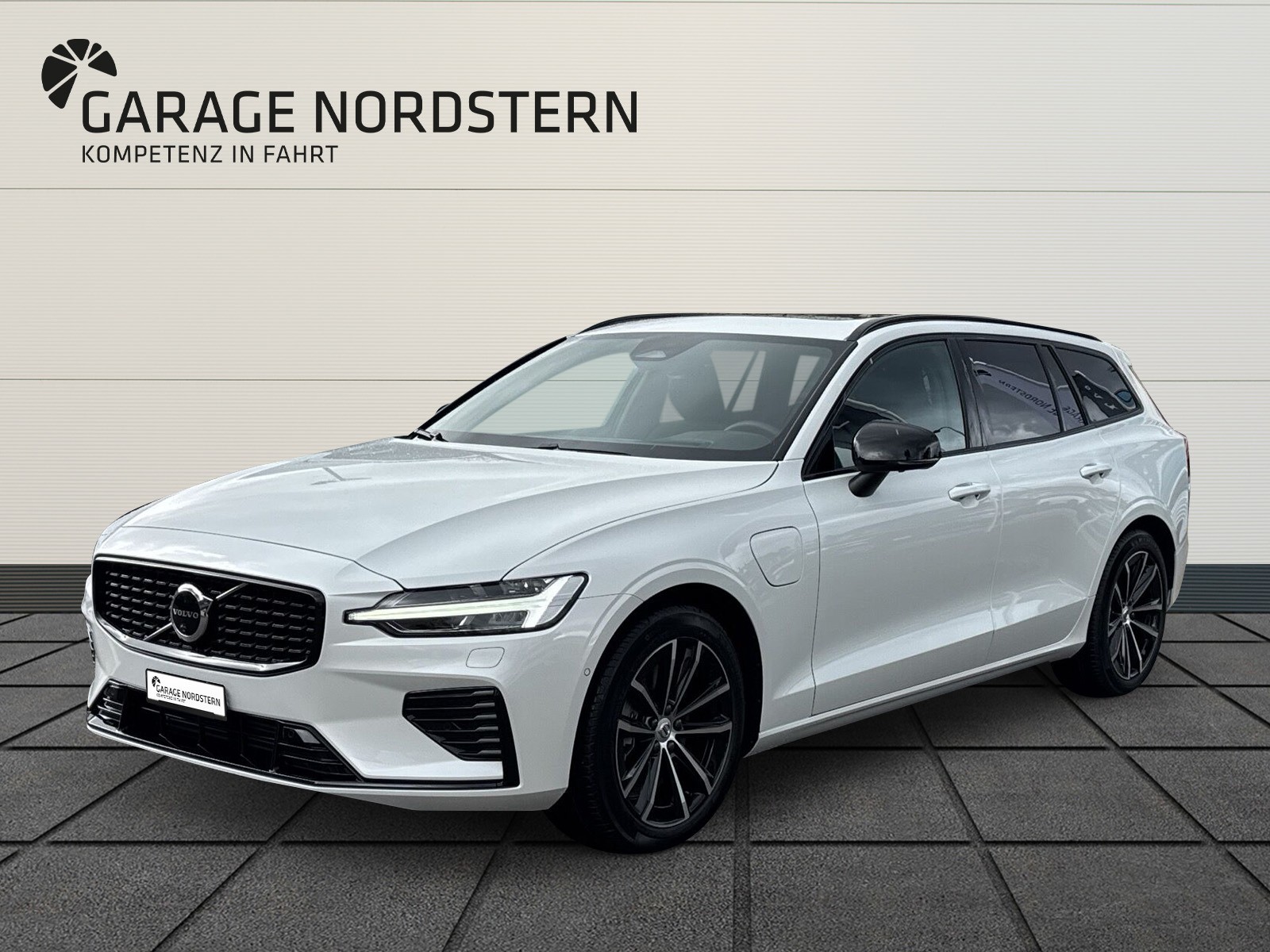 VOLVO V60 2.0 T6 TE Ultra Dark eAWD-image-0
