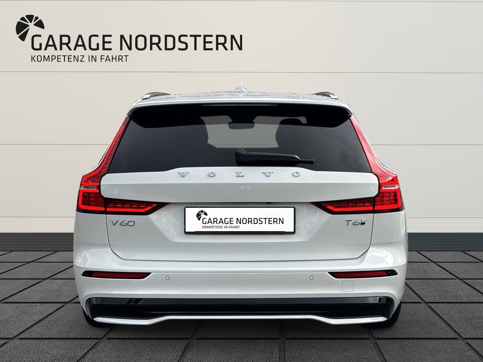VOLVO V60 2.0 T6 TE Ultra Dark eAWD-image-3