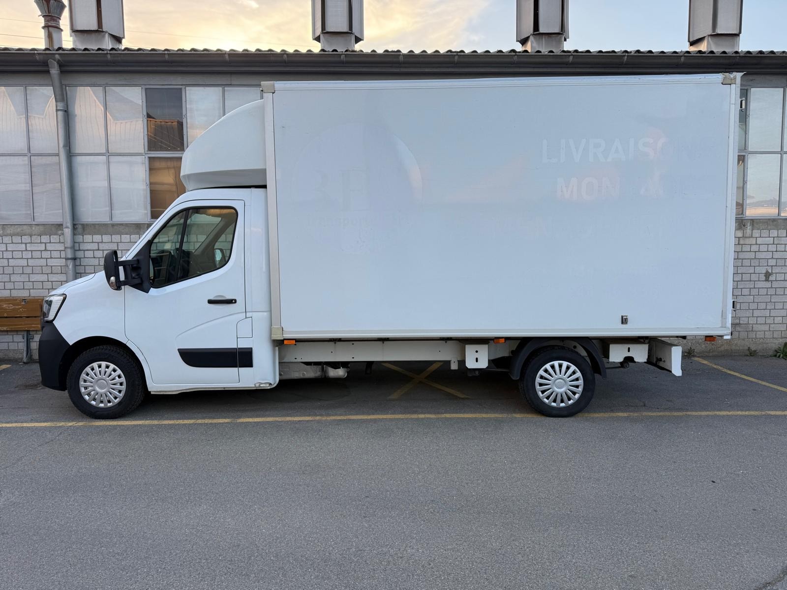 RENAULT Master T35 ENERGY 2.3dCi 145 L3 Grand Volume-image-2