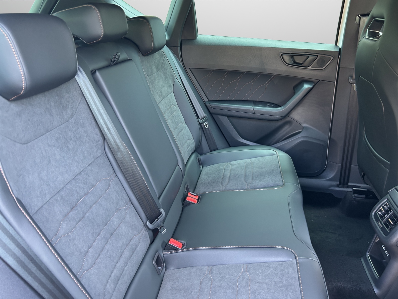 SEAT Ateca 2.0TSI Inicio 4Drive DSG-image-12